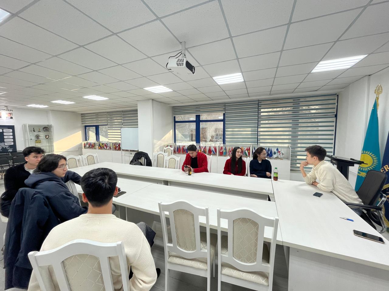 «Талейран» дипломатиялық клубының отырысы: жоспарлар, пікірсайыс және жаңа мүшелерді қабылдау